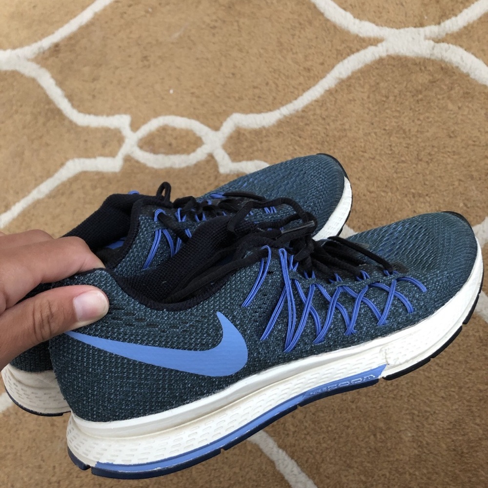 Women’s Nike sneakers. Pegasus zoom 32.